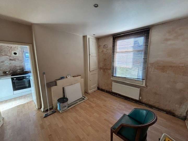 107 ALBION STREET, NEW BRIGHTON Smith and Sons (enGB)